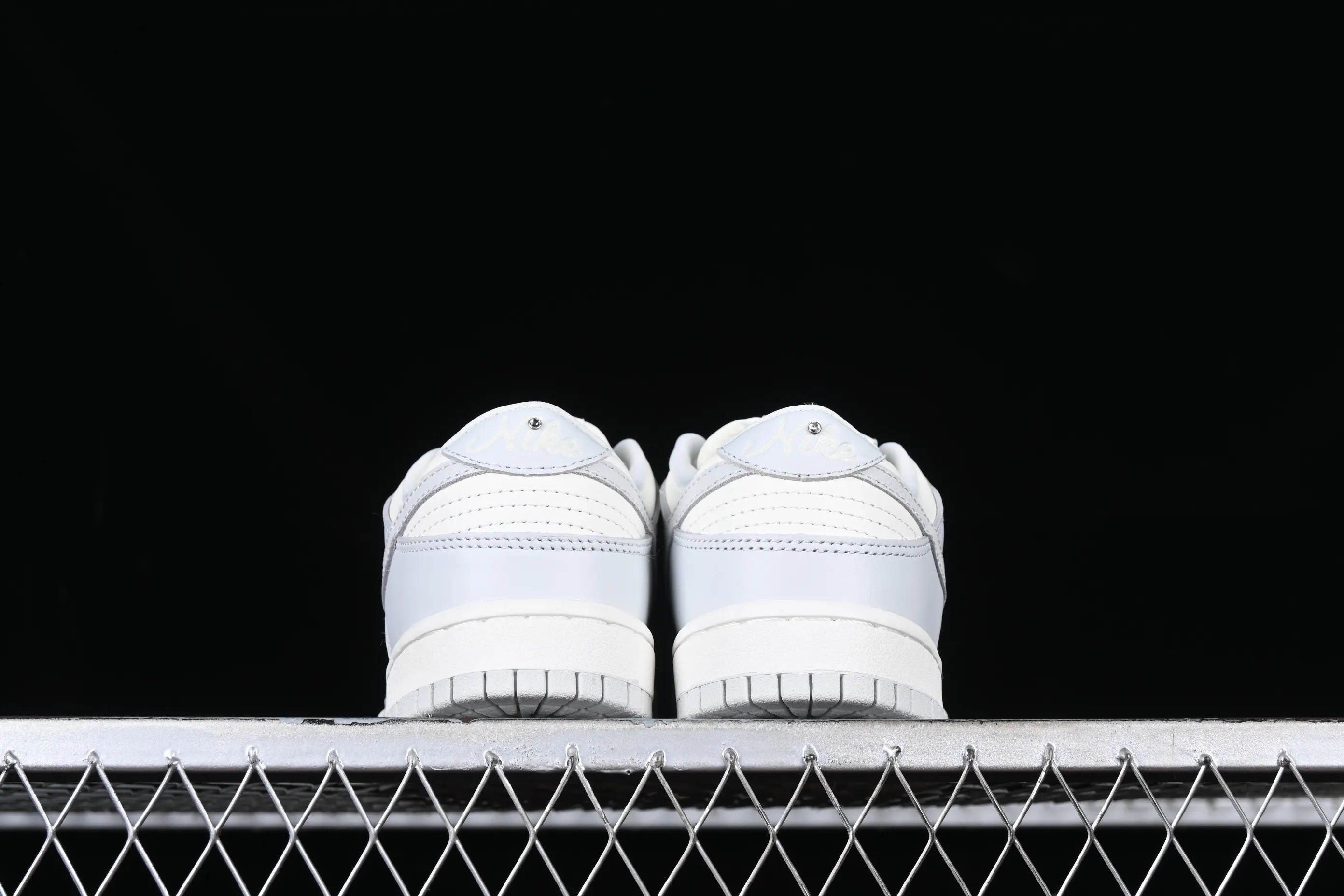 All categories Nk SB Dunk series Nk SB Dunk Low low-top sneakers J version Nk Dunk Low "Needlework" embossed gray SB low-top sports and leisure sneakers FJ4553-133